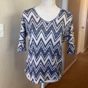 Rue 21 Lightweight Sweater Zig Zag Pattern Size Medium